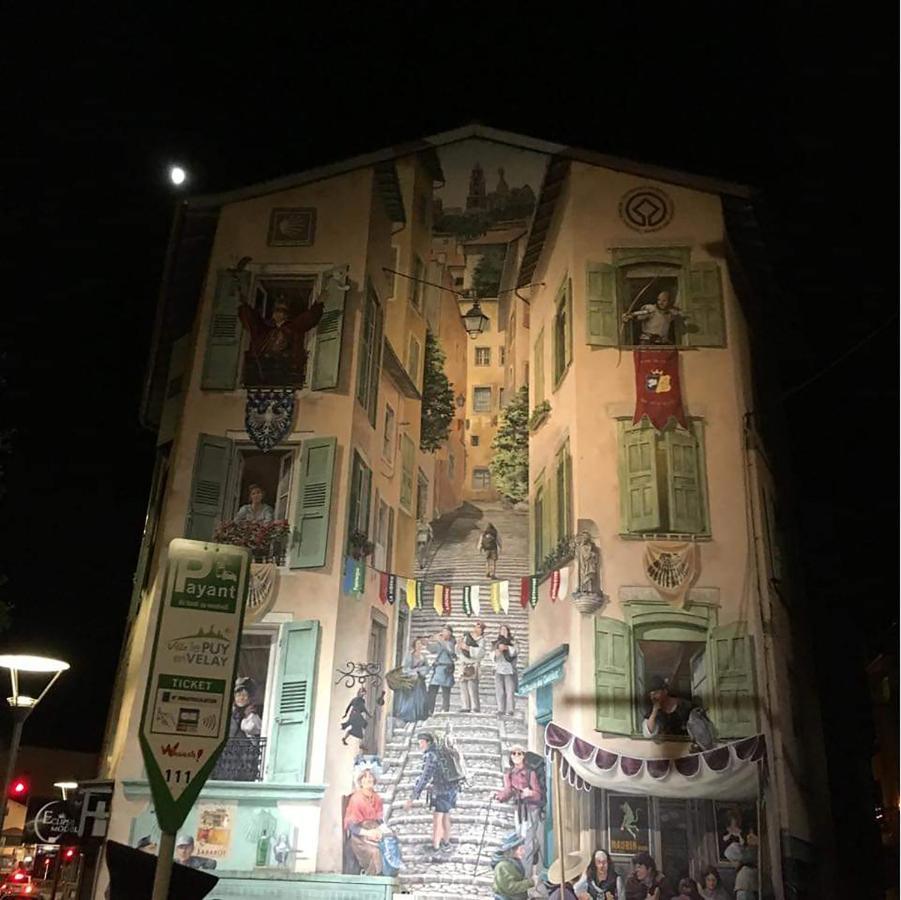 Maison Au Loup - Superbe Ancien Hotel Particulier Du Xvie Siecle Au Coeur De La Vieille Ville Du Puy Le Puy-en-Velay Bagian luar foto