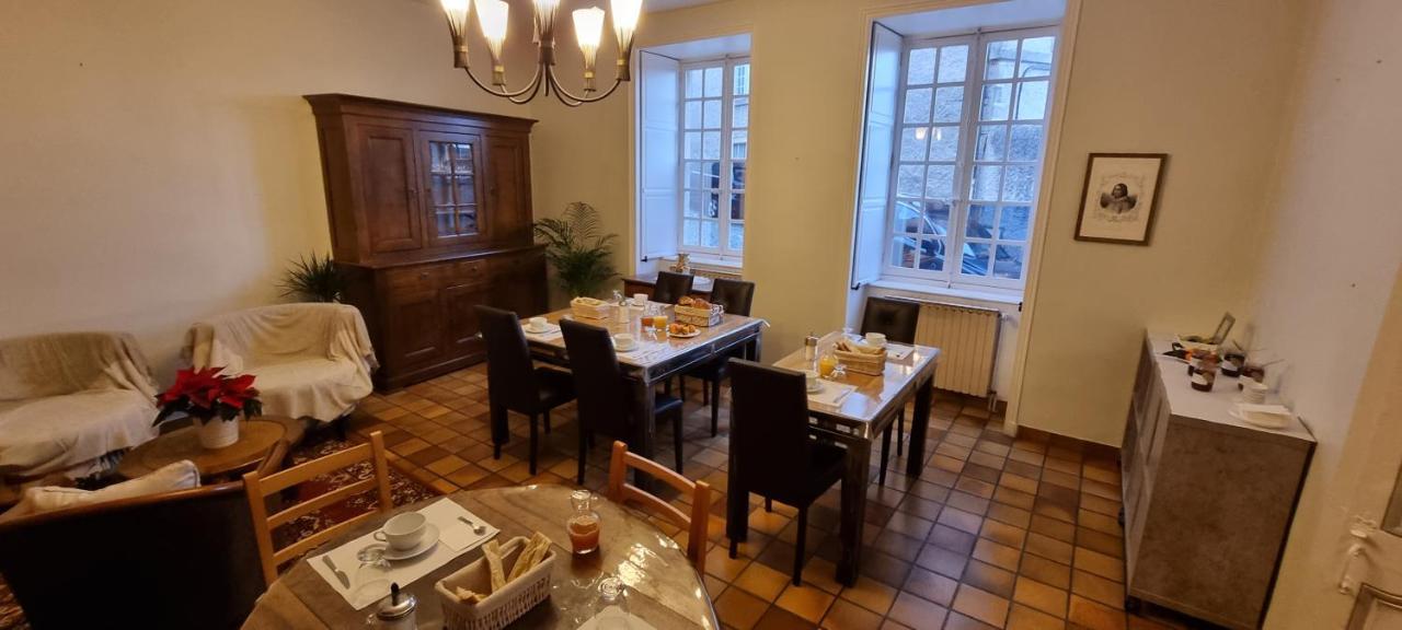 Maison Au Loup - Superbe Ancien Hotel Particulier Du Xvie Siecle Au Coeur De La Vieille Ville Du Puy Le Puy-en-Velay Bagian luar foto