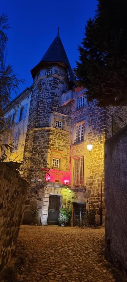 Maison Au Loup - Superbe Ancien Hotel Particulier Du Xvie Siecle Au Coeur De La Vieille Ville Du Puy Le Puy-en-Velay Bagian luar foto